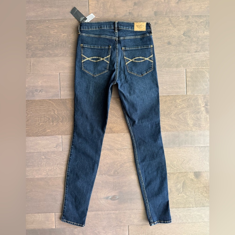 NWT Abercrombie and Fitch Super Skinny High Rise Jeans